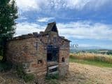 Casale da ristrutturare in posizione panoramica