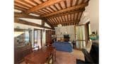 Caratteristica Casa di Campagna ristrutturata con 9 ha di Terreno