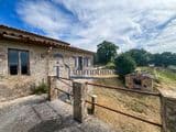 Casale da ristrutturare in posizione panoramica