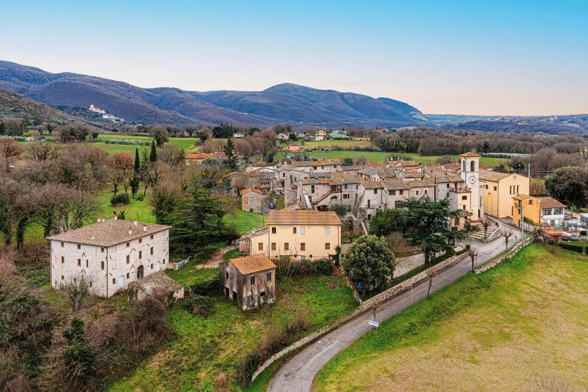 Porzione di Fabbricato con terreno esclusivo