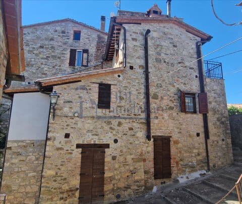 Abitazione Terra_Tetto in pietra completamente ristrutturata