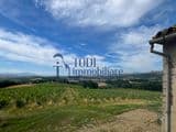 Casale da ristrutturare in posizione panoramica