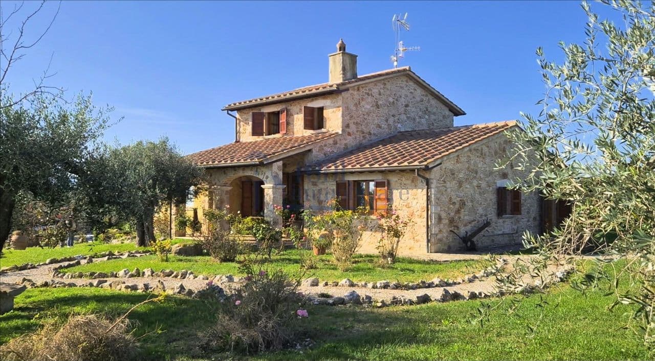 Amelia _ Prestigiosa villa in pietra ristrutturata nel cuore dell'Umbria